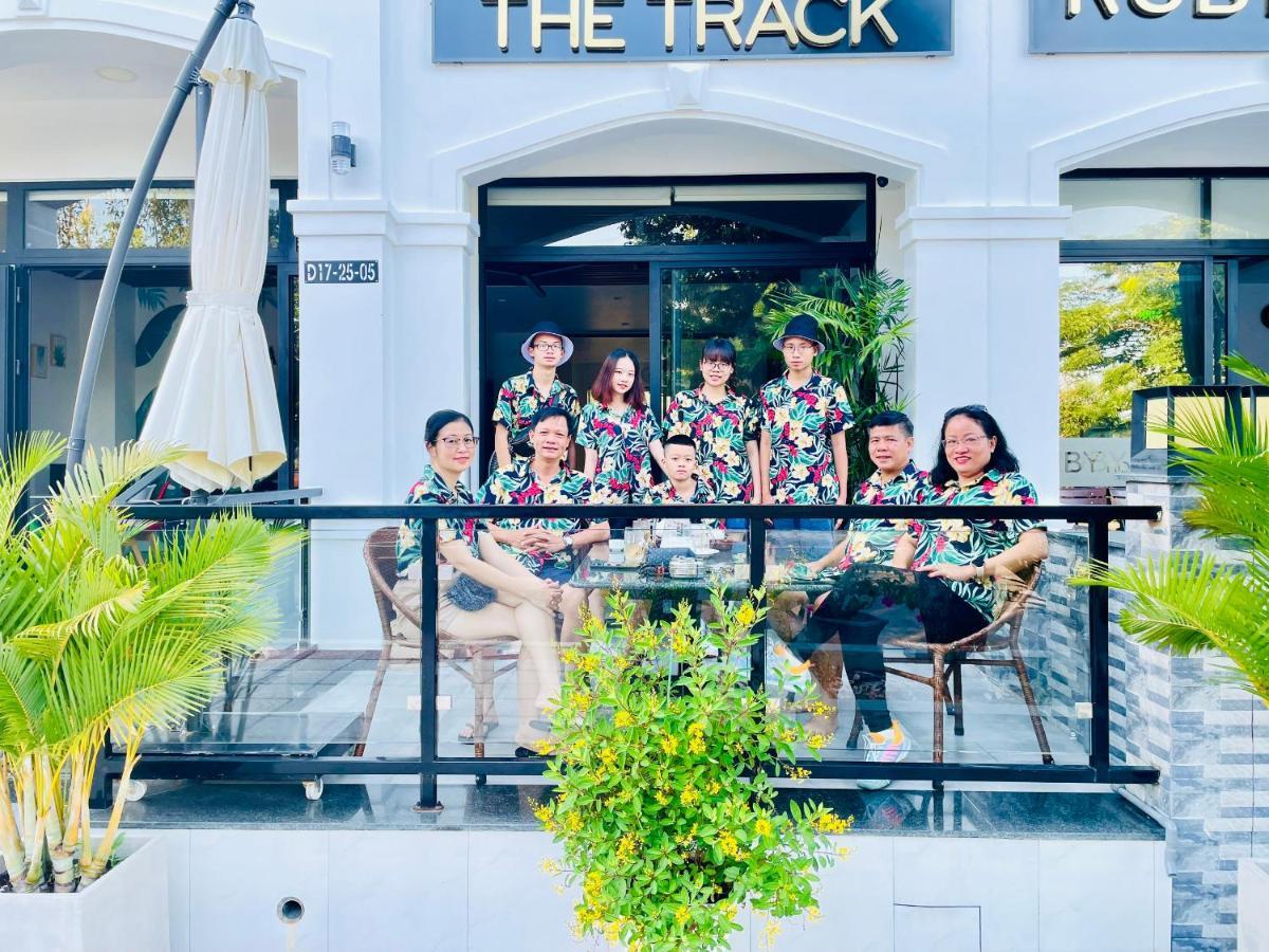 The Track - Near Bai Dai Cam Lam