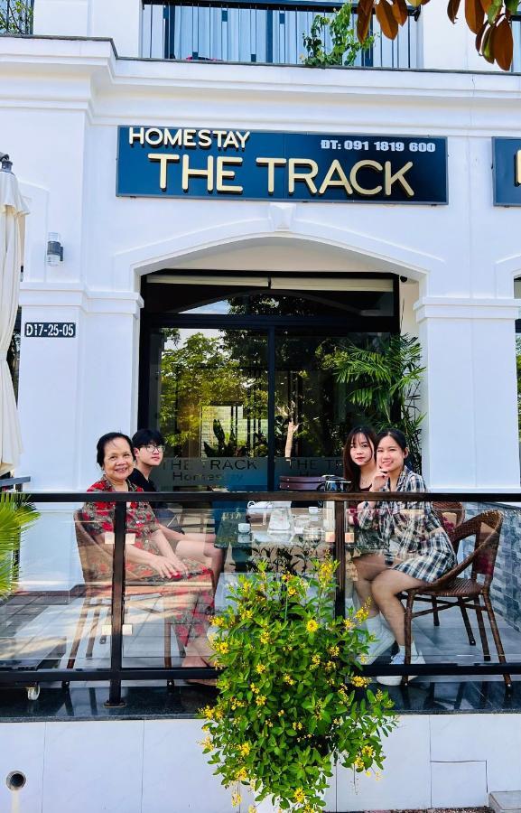 The Track - Near Bai Dai * Cam Lam